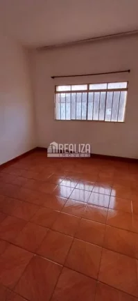 Imagem Casa à venda com piscina no bairro Fabrício em Uberaba