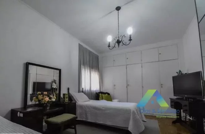 Imagem BROOKLIN Sobrado 370M², 5 dormitórios, 3 vagas, lindo Jardim com ótima localização e valor !!!