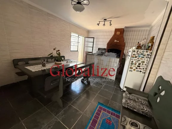 Imagem Sobrado com 3 dormitórios, piscina, 2 vagas de garagem no bairro do Embaré em Santos por R$ 1.270.000,00