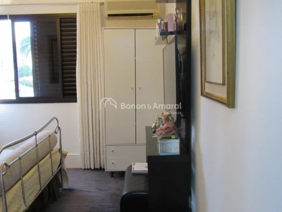 Imagem Em uma das ruas mais tranquilas e charmosas do Cambuí, este apartamento oferece privacidade total, ...