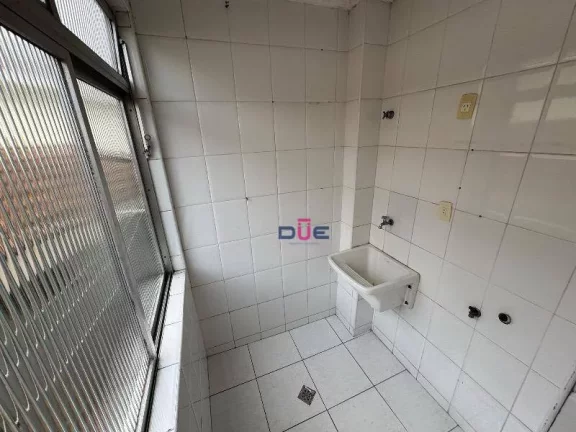 Imagem Apartamento de frente no 1º andar em predinho com 2 dormitórios à venda, 60 m² por R$ 318.000 - Campo Grande - Santos/SP