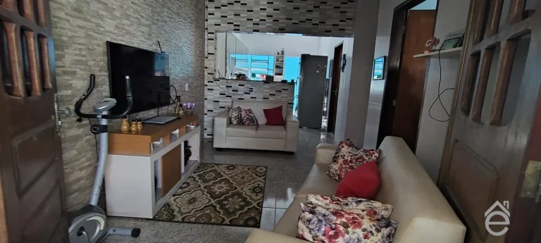 Imagem Casa à venda no Vergel do Lago, 2/4 sendo 1 suíte, jardim, 1 vaga, 137m2