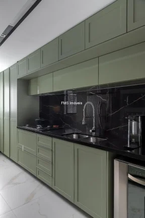 Imagem Apartamento de luxo em Moema: 3 quartos, 3 suítes, 1 sala, 2 vagas de garagem e 149,00m² de área - São Paulo-SP.