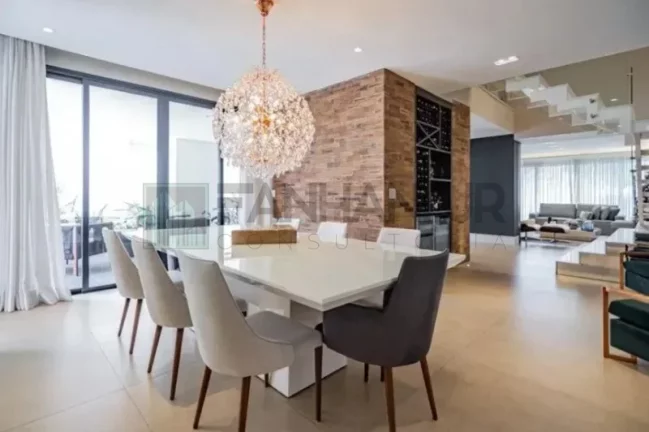 Imagem Luxuosa mansão de 4 quartos e 4 suítes no Jardim Europa, São Paulo-SP: 5 salas, 6 banheiros, 4 vagas, 415m². Venha conhecer!