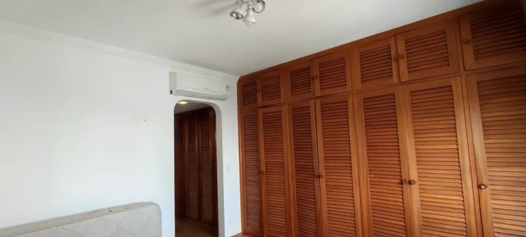 Imagem Cobertura 246M², 3Q, 3 Suítes, Sala bem ventilada, 4 Banheiros, 3 Vagas, Depósito, Churrasqueira, Piscina, Split, Salão de festas, Playground, Jardim.