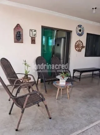 Imagem Casa à venda em Apucarana com 3 quartos, suíte, sala comercial na frente, terreno de 385 m² e aceita troca por casa em Guaratuba ou Matinhos