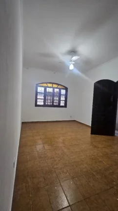 Imagem ? Viva o seu sonho à beira-mar! Imagine morar em uma casa onde o conforto, a praticidade e a localização se unem para oferecer qualidade de vida todos os dias. Essa é a proposta desta belíssima casa geminada, localizada a poucos passos da praia do Maracan