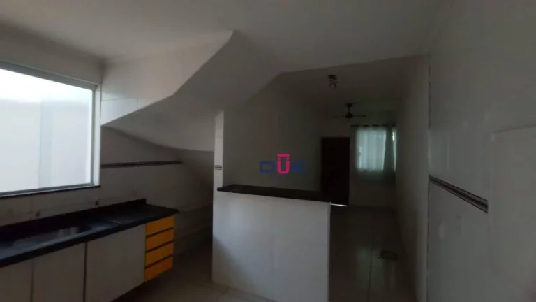 Imagem Casa tipo sobreposta baixa isolada, quintal com churrasqueira, 3 dormitórios à venda, 75 m² por R$ 480.000 - Marapé - Santos/SP