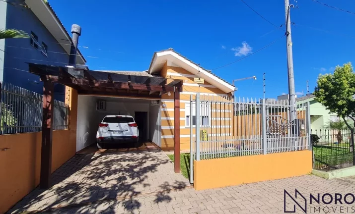 Casa de 2 Dormitórios com Suíte, Pátio e Garagem em Santa Maria