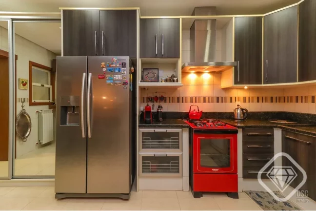 Imagem Casa mobiliada de alto padrão em condomínio exclusivo na Tristeza

Uma residência impecável no c...