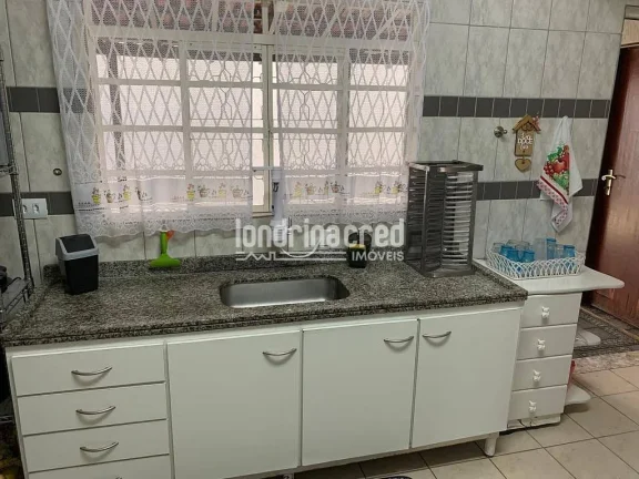 Imagem Charmoso Sobrado Geminado: 3 Quartos, 1 Banheiro + Lavabo, 2 Vagas, 115 m² com Energia Solar, Ar Condicionado e Ótima Localização Próxima à Av. São João!