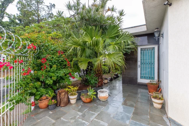 Imagem CASA TÉRREA JD SAÚDE 209,00 M 3 DORMITÓRIOS SENDO 2 SUÍTES SALA 3 AMBIENTES AMPLOS LAREIRA COZINHA ÁREA SERVIÇO CHURRASQUEIRA SALÃO FESTAS 4 VAGAS