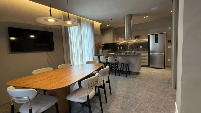 Imagem Apartamento com 3 suítes e 2 vagas de garagem em Balneário Camboriú/SC