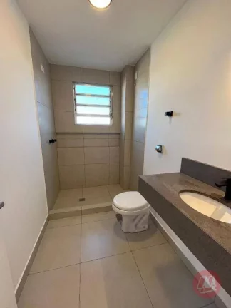 Imagem No Centro Histórico, 2 dormitórios, reformado e elevador.