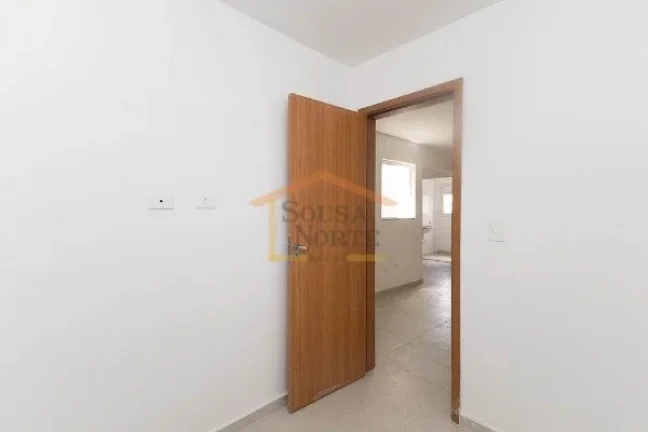 Imagem Apartamento amplo, 2 dormitórios, 1 banheiro, sala dois ambientes, cozinha com gabinete embutido e ...