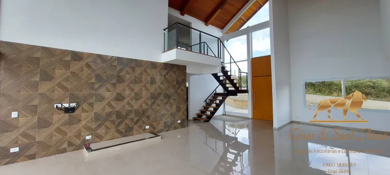 Imagem Casa com 350m² no Alto no Capivari em Campos do Jordão/SP