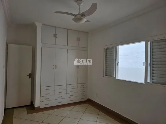 Imagem Casa com 2 Dormitórios em Uberaba - Oportunidade única!