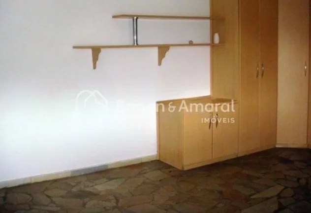 Imagem Casa com vista privilegiada, com 3 quartos, sendo 2 suítes com varanda, banheiros com blindex, sót...