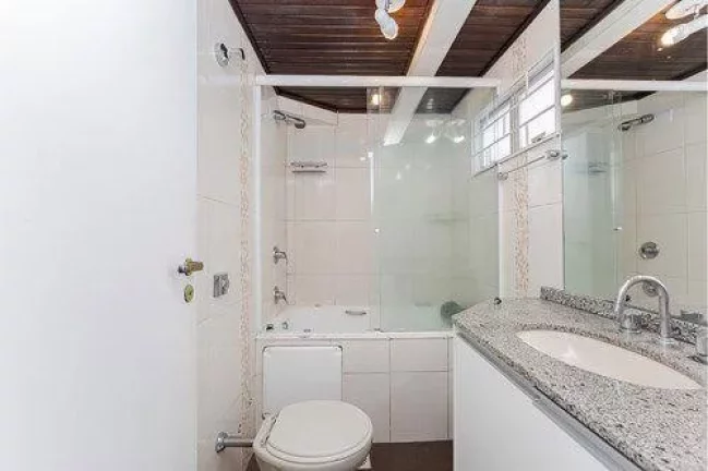 Imagem Apartamento para Venda em Curitiba, Água Verde, 3 dormitórios, 1 suíte, 2 banheiros, 2 vagas