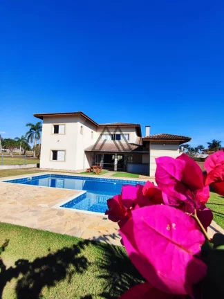 Imagem Casa Espaçosa com Piscina no Condomínio Jatobá – Cesário Lange/SP.