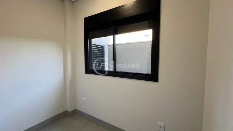 Imagem Impecável Casa em Condomínio à Venda em Alphaville Campo Grande 3, Campo Grande-MS: 3 Quartos, 3 Suítes, 3 Salas, 1 Banheiro, 4 Vagas, 180,38 m²!