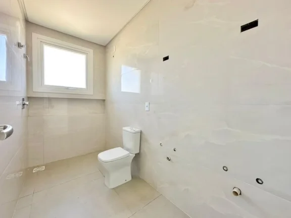 Imagem Casa 4 Dormitórios - Bairro Capão Novo