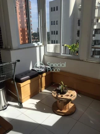 Imagem Linda cobertura duplex com 267m2, 3 dormitórios ( 3 suítes ) e 2 vagas na garagem. Excelente distr...