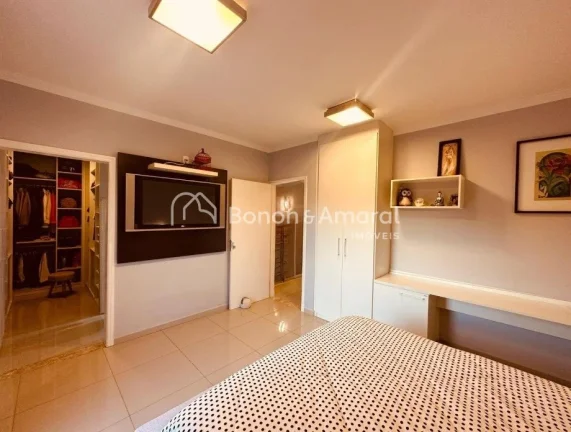 Imagem Casa Ã  venda em condomÃ­nio na cidade de Valinhos/SP.

Sobrado com design contemporÃ¢neo, com 3 suÃ...