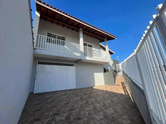 Imagem Linda casa de esquina no Jd. São Miguel