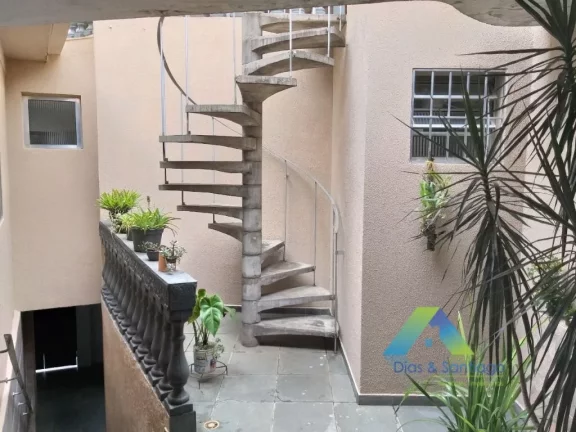 Imagem Santo André Sobrado 180M², 3 dormitórios, 2 vagas com ótima localização e valor !!!