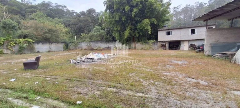 Imagem Aluga-se Terreno de 4.200m², ótimo para garagem de Caminhões e manutenção, etc...,j no Jardim Itapeva, Mauá-SP