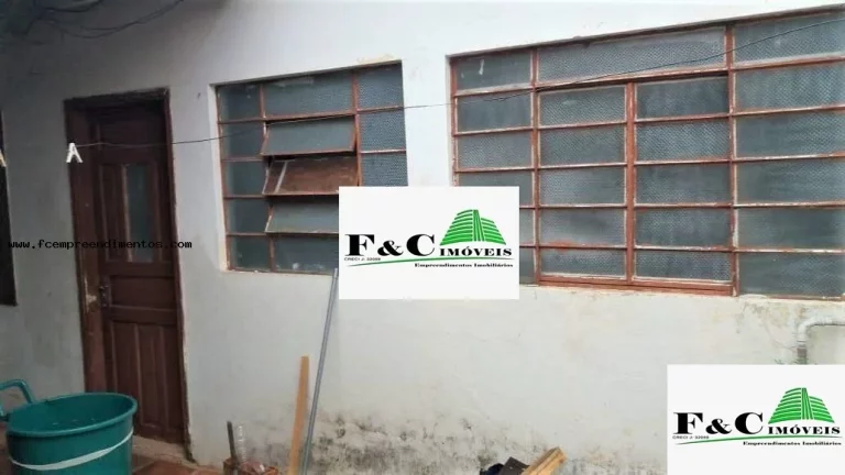 Imagem Casa para Locação em Limeira, Centro, 3 dormitórios, 1 suíte, 2 banheiros, 3 vagas