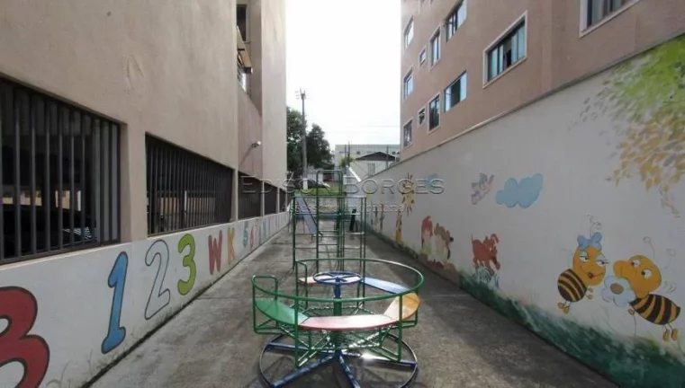 Imagem Apartamento Térreo no Portão com 3 Quartos - R$350 mil