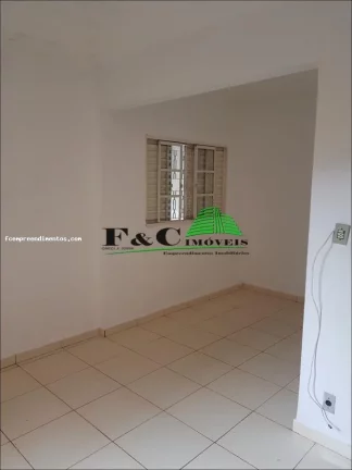 Imagem Casa para Venda em Avaré, Avaré I, 2 dormitórios, 1 banheiro, 2 vagas