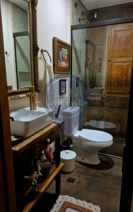 Imagem Imperdível: Casa à venda em São Paulo - SP, na Vila Pompéia, com 2 quartos, 1 suíte, 3 salas, 3 banheiros, 1 vaga de garagem e 120m².