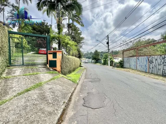 Imagem Casa integrada, com vista, árvores frutíferas no miolo da Granja Viana