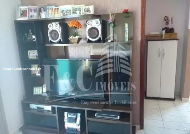 Imagem Sobrado para Venda em Limeira, Parque Hippolyto, 5 dormitórios, 1 suíte, 2 banheiros, 4 vagas