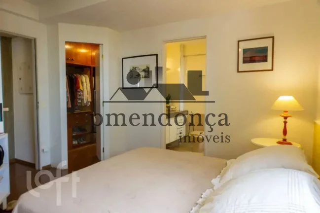 Imagem Apartamento Duplex no Sumaré com 3 suítes, 3 vagas, 208 m²