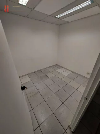 Imagem LOJÃO COM 220M ² NA PRINCIPAL AVENIDA DE CAXIAS