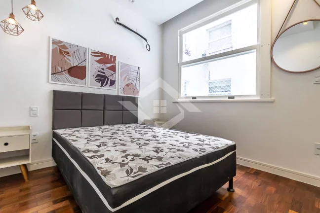 Imagem Apartamento de 2 Quartos para Venda em Copacabana com 80 m²
