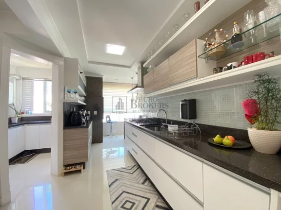 Imagem Apartamento com 3 dormitórios à venda no Centro de Balneário Camboriú/SC
