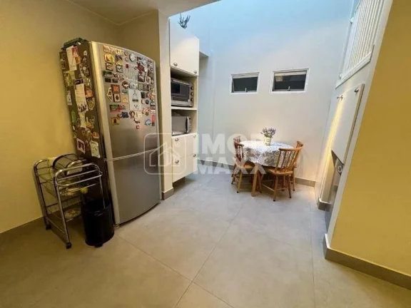Imagem Luxuosa Casa na Asa Sul: 6 Dormitórios e 4 Suítes à Venda na W3 - 709 sul