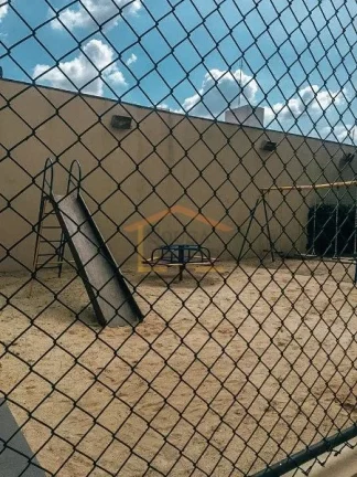 Imagem Apartamento com 2 dormitórios e 60 m² de área útil. Sala dois ambientes, cozinha com armários, ...