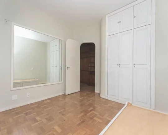 Imagem Apartamento com living para 03 ambientes, terraço, lavabo, hall de distribuição, banheiro com box...