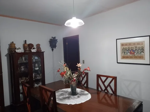 Imagem Casa Sobrado Mairiporã - 345M², 3 Dorms, 4 Vagas, Piscina, Churrasqueira, Varanda, Lareira, Banheiro.