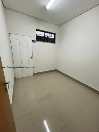 Imagem Sobrado Comercial para Locação em Limeira, Jardim Maria Bruschi Modeneis, 2 banheiros, 10 vagas