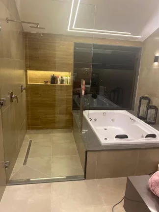 Imagem Linda casa a venda em área nobre da cidade de Nova Friburgo.