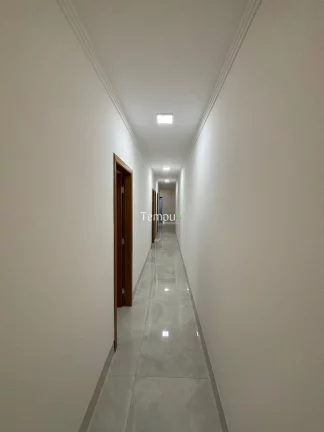 Imagem Casa Nova no Jardim Helvécia – 3 Quartos, Suíte e Churrasqueira