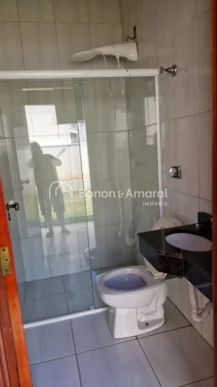 Imagem Casa à venda no Condomínio Campos do Conde em Paulínia. O piso inferior conta com sala para dois ...