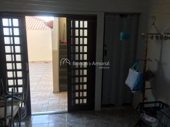 Imagem Linda casa á venda à venda em Condomínio Fechado em Valinhos/SP. 3 dormitórios, 1 suíte, 2 banh...